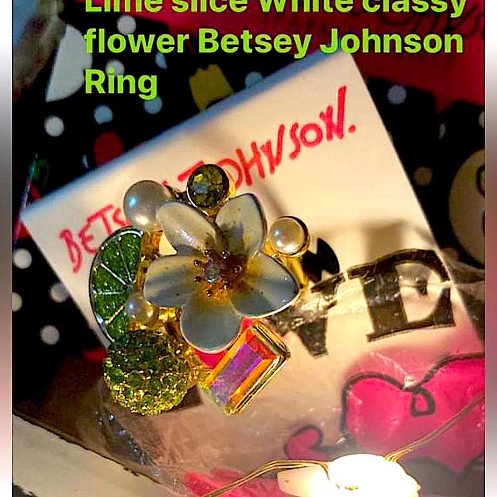 🍋🌺 Betsey Johnson Classy Flower &sliced lime ring🌺🍋